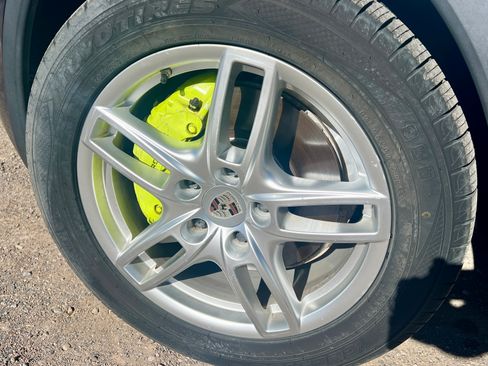 Used 2012 Porsche Cayenne S image 8