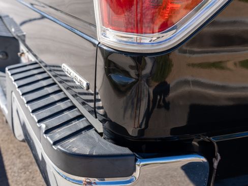 Used 2012 Ford F150 XLT w/ XLT Chrome Pkg image 12