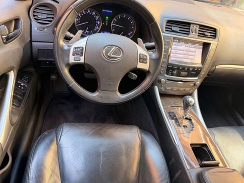 Used 2011 Lexus IS 250 w/ Premium Pkg Value Edition RWD image 8