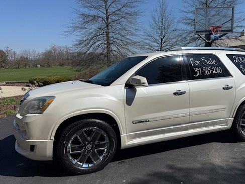 Used 2012 GMC Acadia Denali image 2