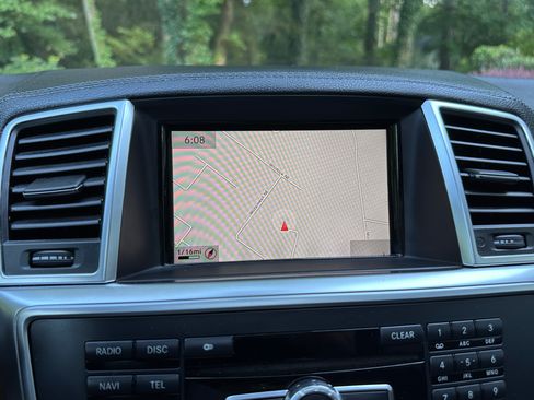 Used 2013 Mercedes-Benz GL 450 4MATIC image 32