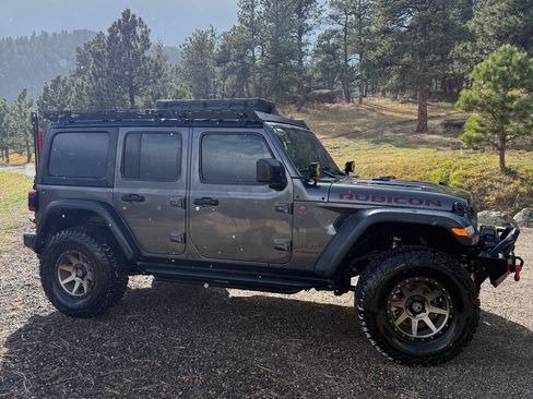 Used 2024 Jeep Wrangler Unlimited Rubicon w/ Safety Group image 13