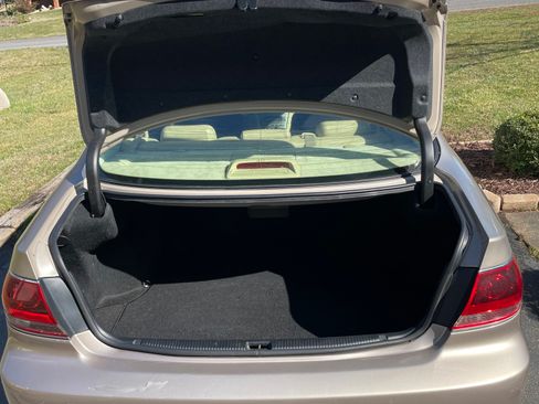 Used 2005 Lexus ES 330 image 12