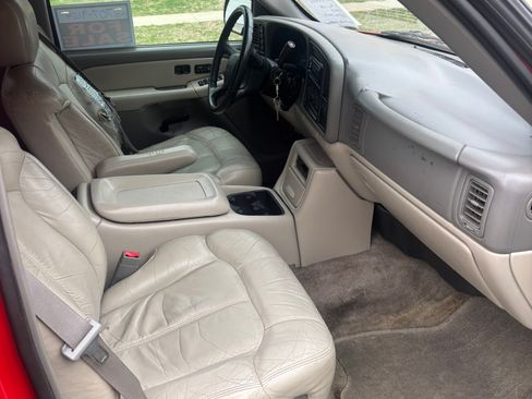 Used 2002 Chevrolet Suburban LT image 10