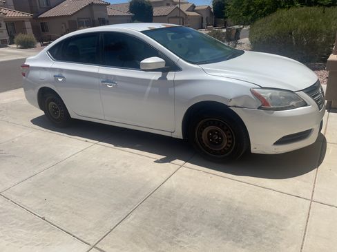 Used 2015 Nissan Sentra SV FWD image 2
