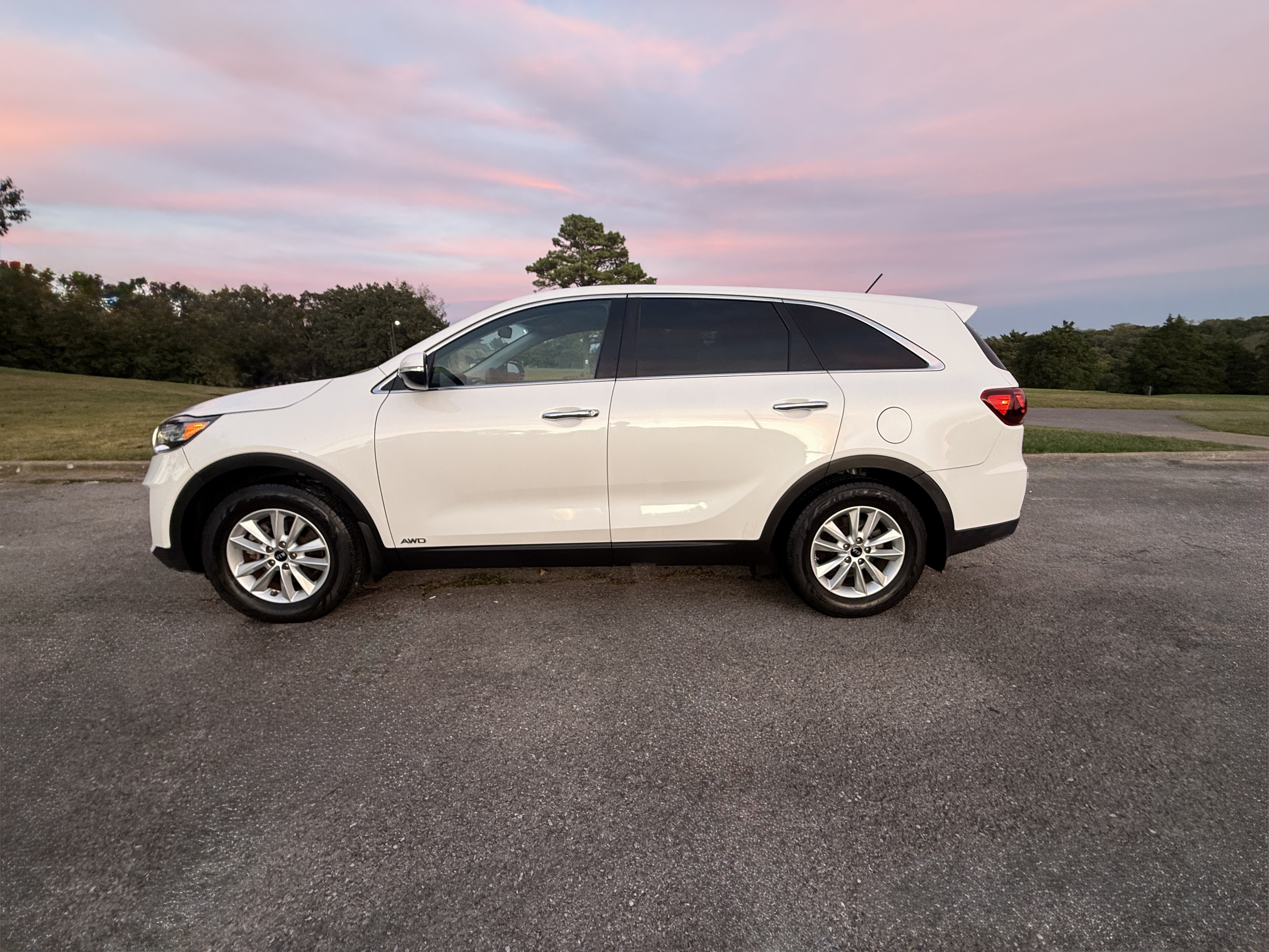 Used 2020 Kia Sorento LX AWD/4WD image 8