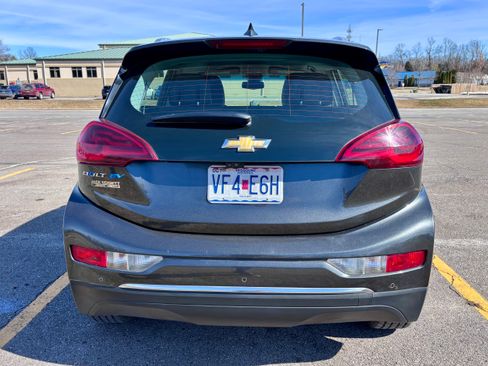 Used 2017 Chevrolet Bolt Premier w/ Infotainment Package image 5