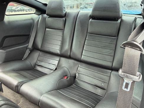 Used 2011 Ford Mustang Premium w/ 202A Rapid Spec Order Code RWD image 9