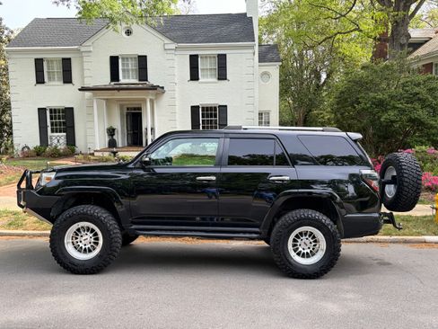 Used 2011 Toyota 4Runner SR5 image 1