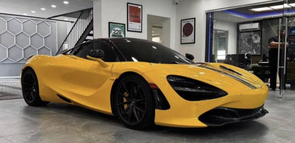 Used 2021 McLaren 720S Spider RWD image 4