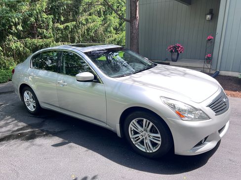 Used 2013 INFINITI G37 x Sedan w/ Premium Pkg AWD/4WD image 9
