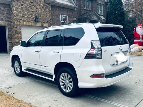 Used 2019 Lexus GX 460 image 14