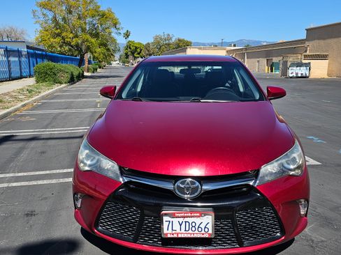 Used 2015 Toyota Camry SE image 2