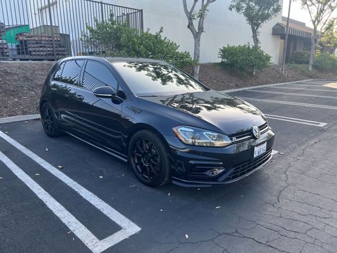 Used 2018 Volkswagen Golf R 4-Door image 4