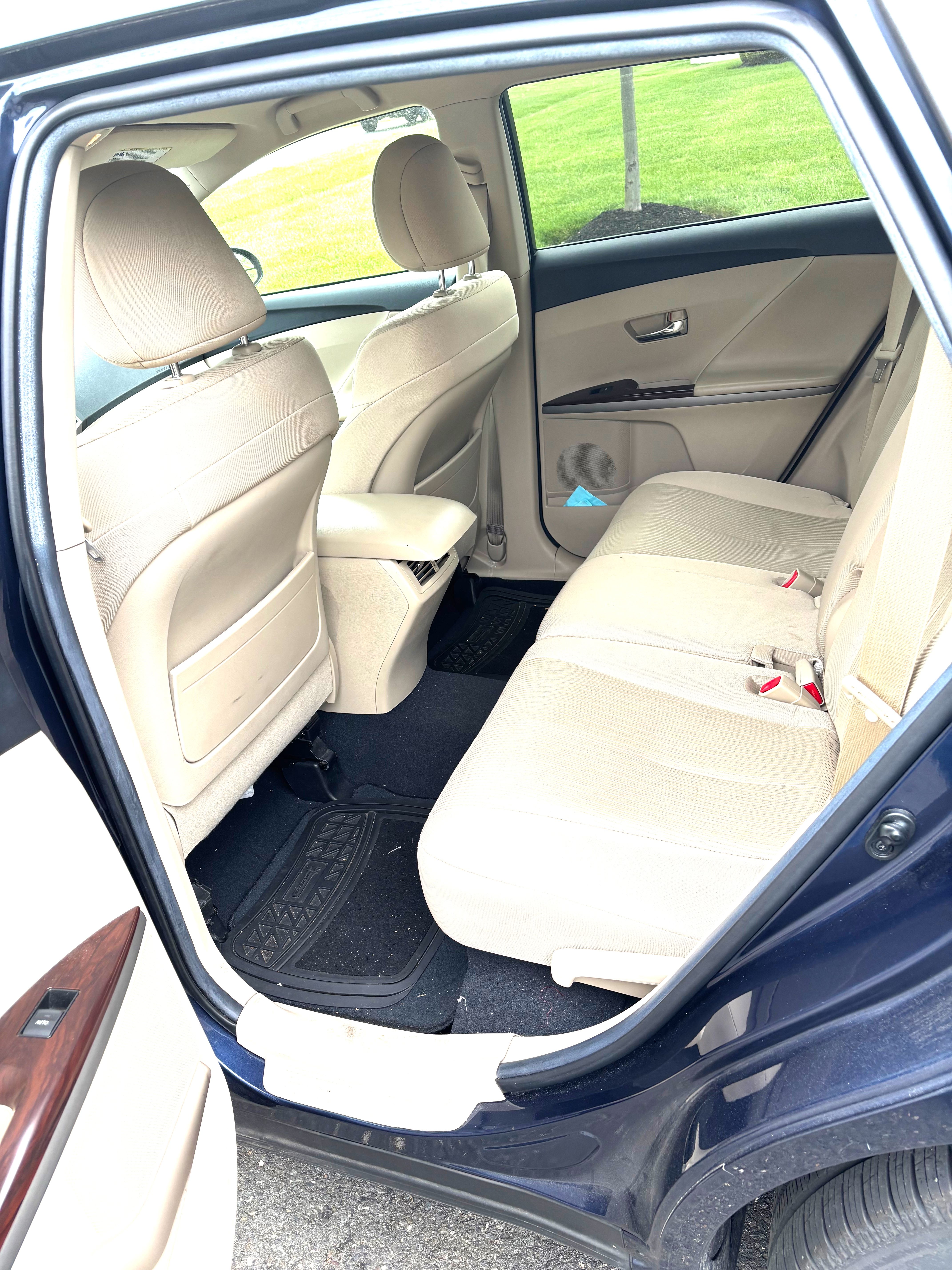 Used 2015 Toyota Venza LE AWD/4WD image 14