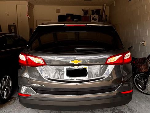 Used 2020 Chevrolet Equinox LS w/ LS Convenience Package image 9