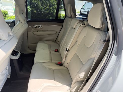 Used 2025 Volvo XC90 T8 Ultra w/ Protection Package Premier AWD/4WD image 6