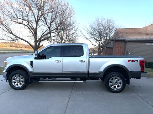 Used 2017 Ford F250 Lariat w/ Lariat Ultimate Package image 15