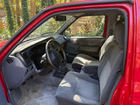 Used 1999 Nissan Frontier SE image 5