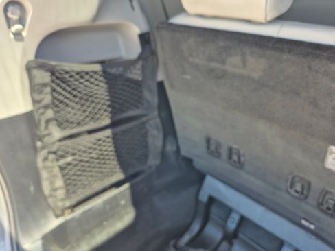 Used 2018 Toyota Sienna Limited w/ Carpet Mat Package image 8