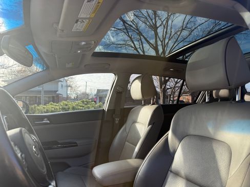 Used 2018 Kia Sportage SX image 12