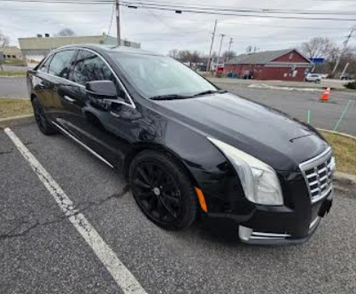Used 2013 Cadillac XTS Luxury FWD image 2