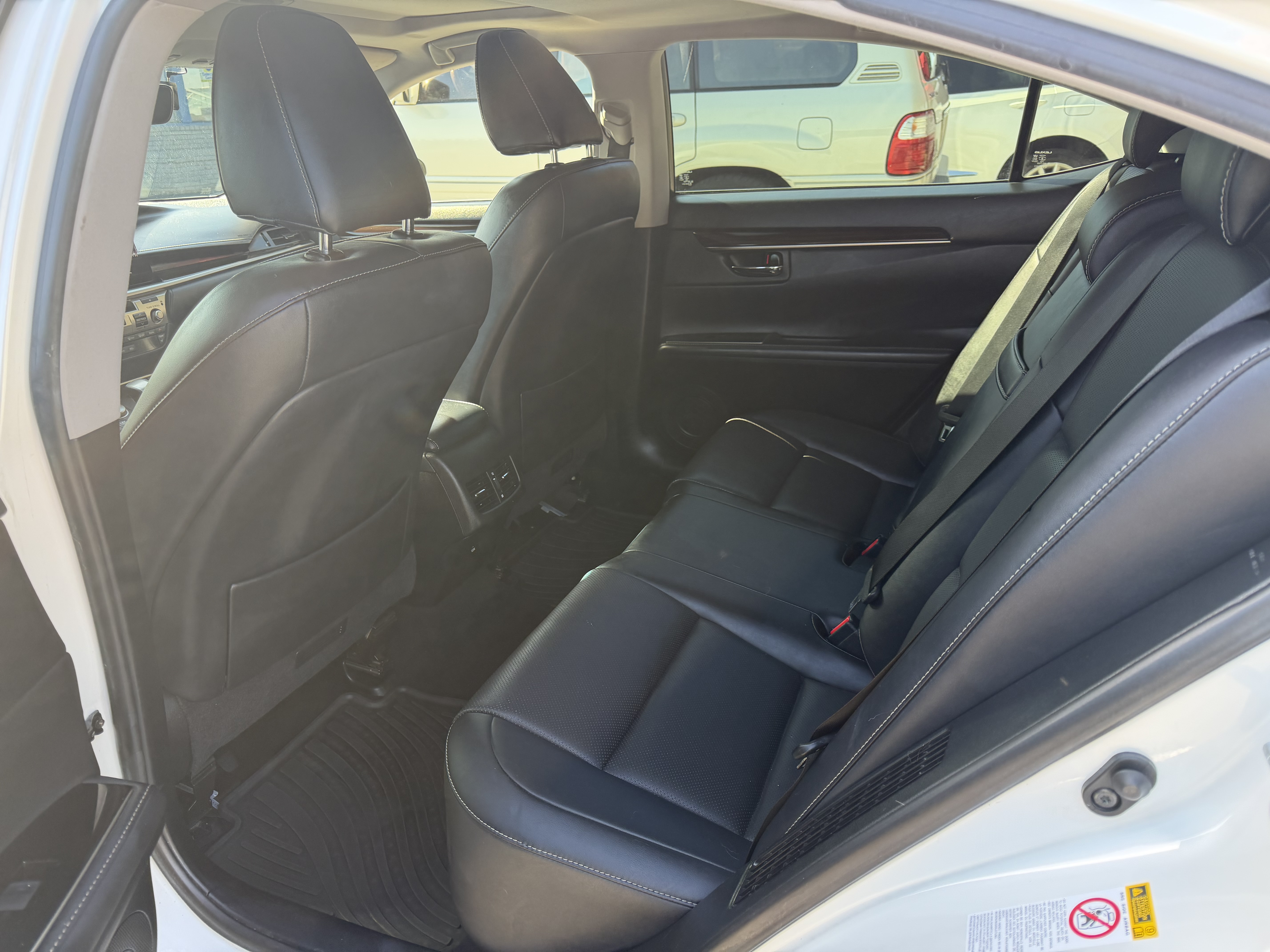 Used 2016 Lexus ES 300h w/ Navigation System Package FWD image 11