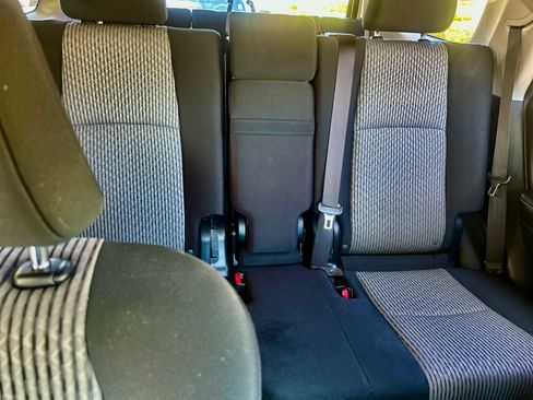 Used 2016 Toyota 4Runner SR5 AWD/4WD image 10