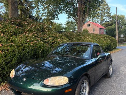 Used 2000 MAZDA MX-5 Miata image 2