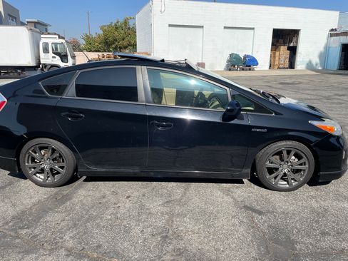 Used 2013 Toyota Prius Four image 10