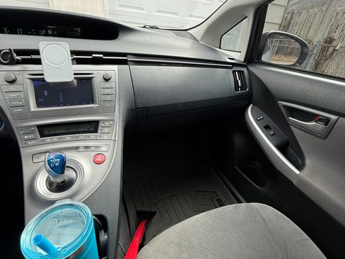 Used 2015 Toyota Prius Two image 12