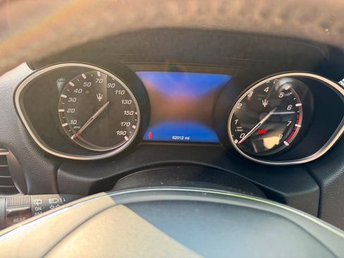 Used 2019 Maserati Levante AWD/4WD image 11