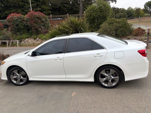 Used 2012 Toyota Camry SE FWD image 5