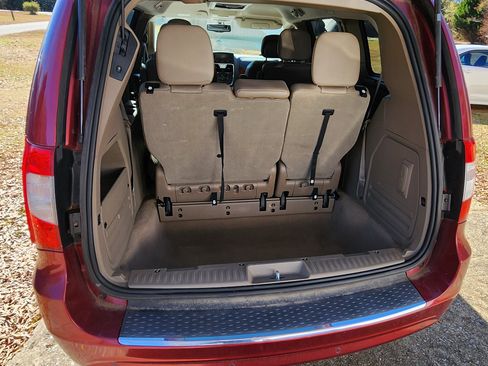 Used 2013 Chrysler Town & Country Touring-L w/ Entertainment Group #2 image 15