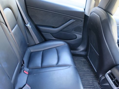 Used 2018 Tesla Model 3 Long Range image 21