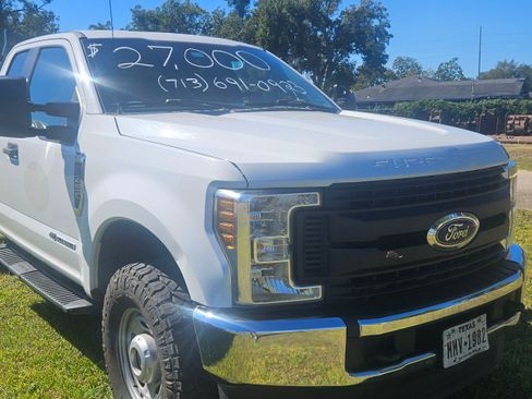 Used 2019 Ford F250 XL w/ Power Equipment Group image 1