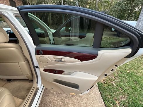 Used 2007 Lexus LS 460 image 14