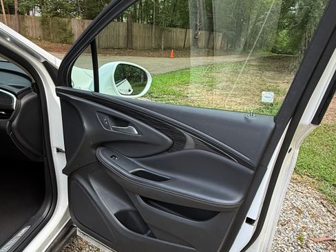 Used 2017 Buick Envision Essence FWD image 13
