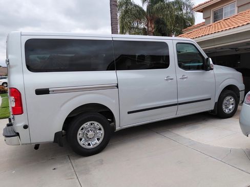 Used 2018 Nissan NV 3500 SV w/ Navigation Package RWD image 5