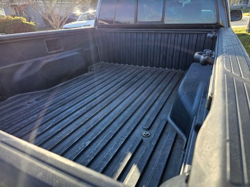 Used 2006 Toyota Tacoma 4x4 Access Cab image 10