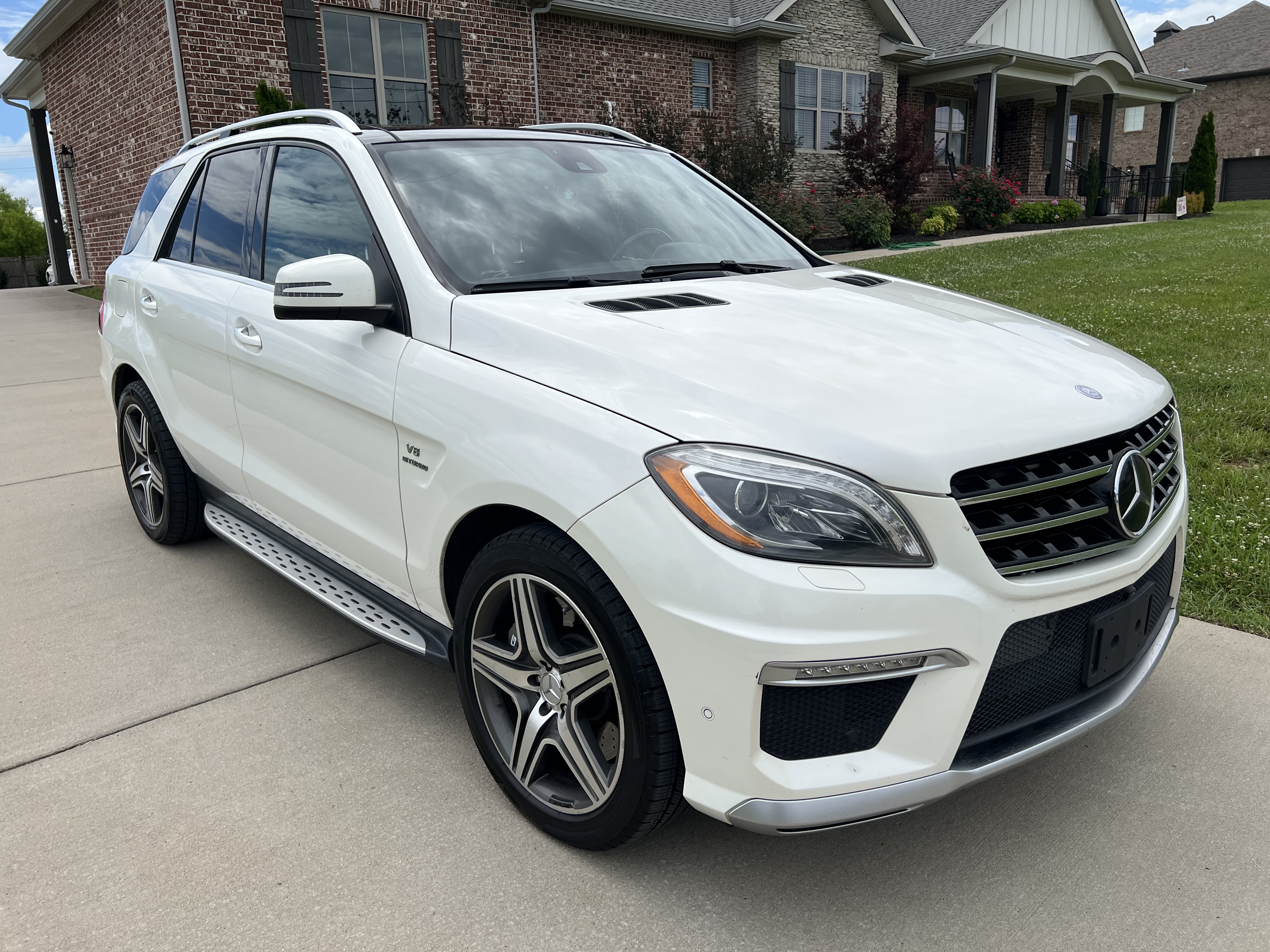 Used 2014 Mercedes-Benz ML 63 AMG 4MATIC image 1