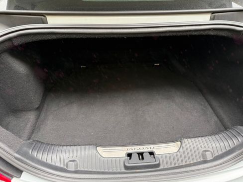 Used 2016 Jaguar XJ R-Sport image 12
