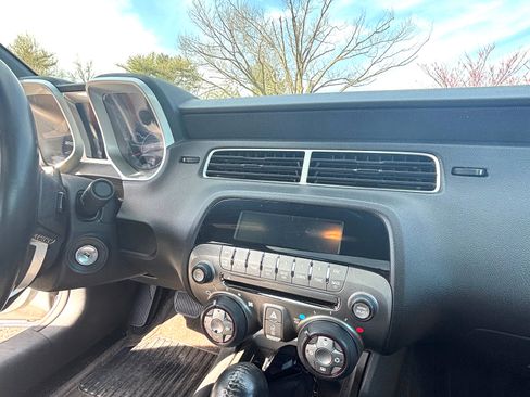 Used 2010 Chevrolet Camaro LT RWD image 5