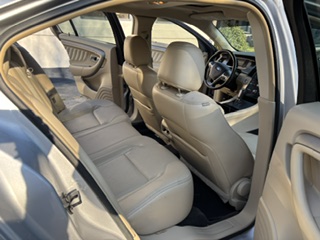 Used 2014 Ford Taurus SEL w/ Equipment Group 201A FWD image 11