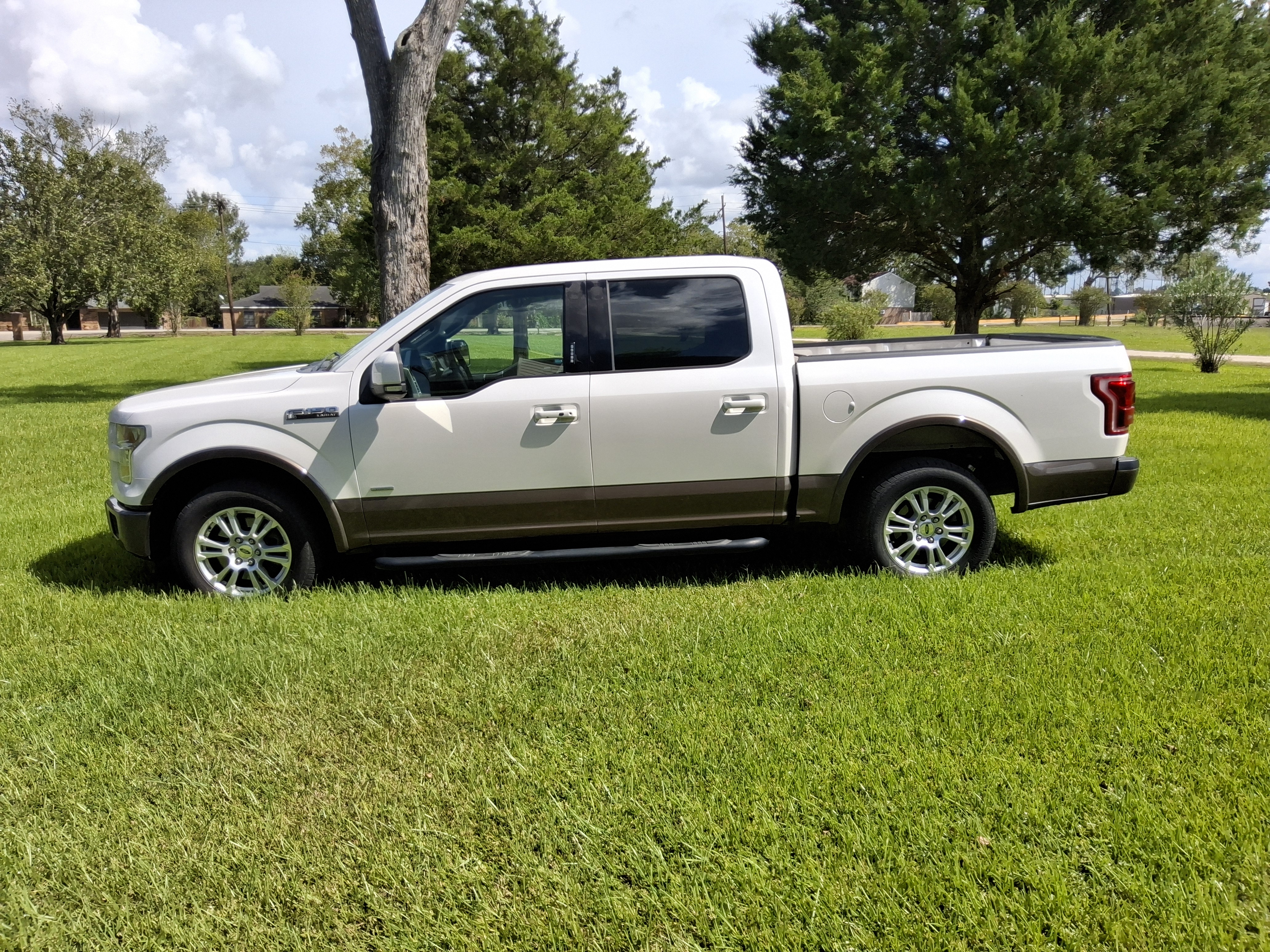 Used 2016 Ford F150 Lariat w/ Equipment Group 501A Mid RWD image 4