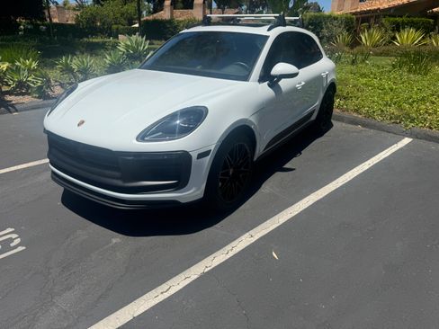 Used 2025 Porsche Macan GTS AWD/4WD image 4