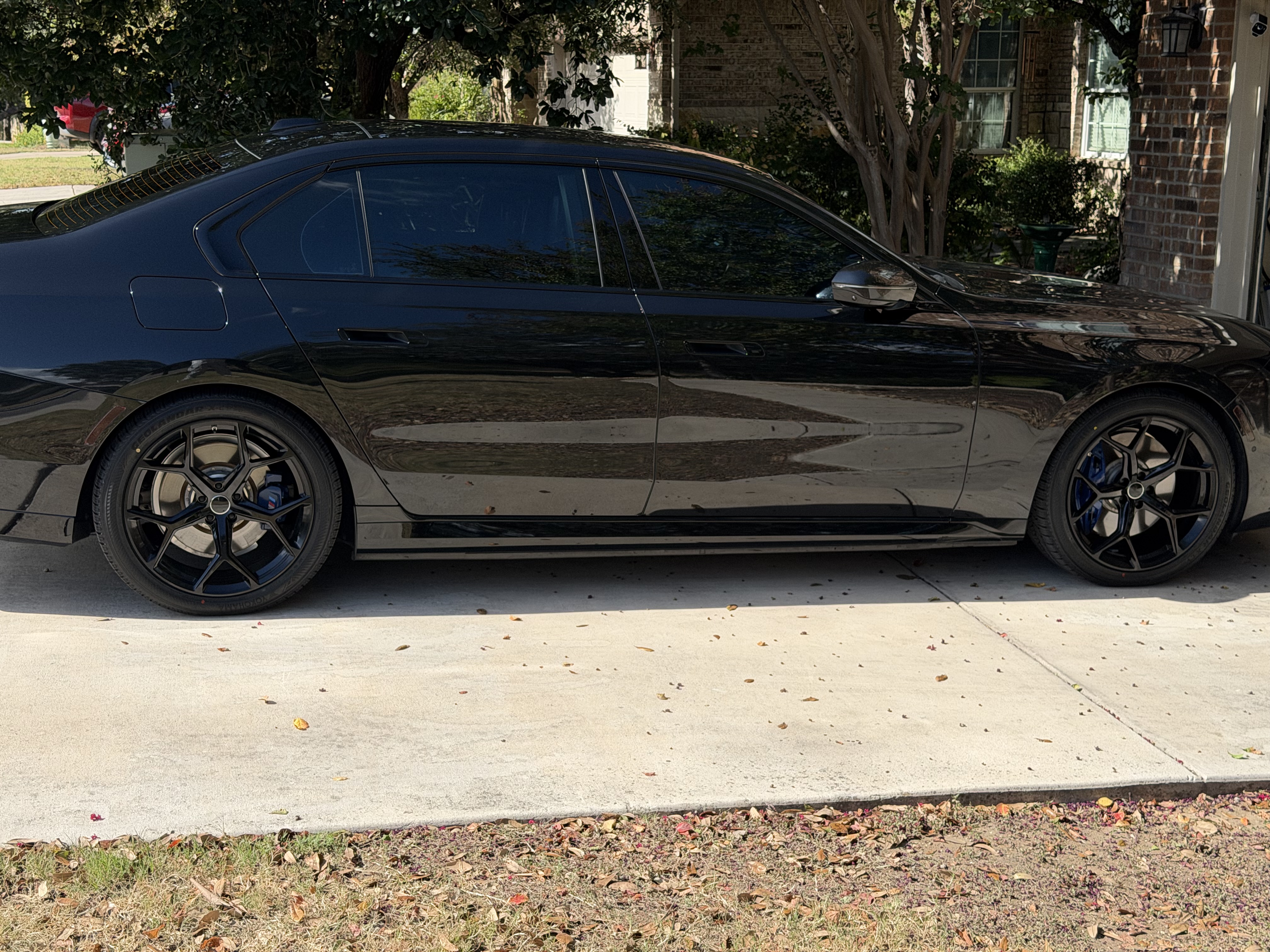 Used 2023 BMW i7 xDrive60 AWD/4WD image 12