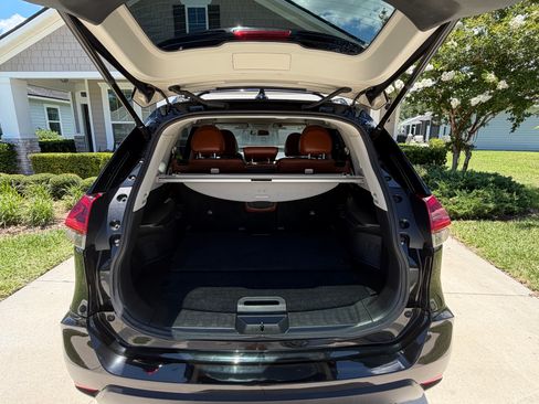 Used 2018 Nissan Rogue SV FWD image 18