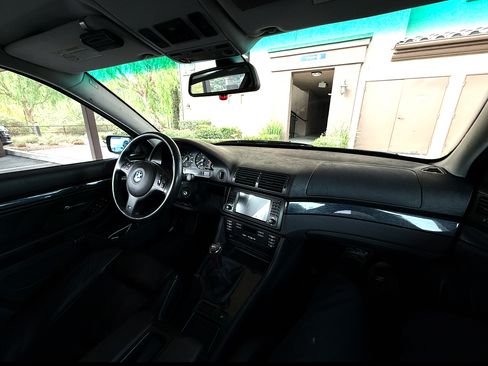 Used 2002 BMW 540i Sedan image 9