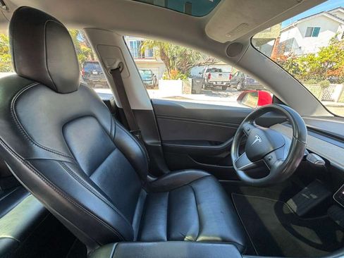 Used 2018 Tesla Model 3 Long Range image 9